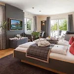 Boutiquehotel Zur Winzerstube - Adults Only Hagnau