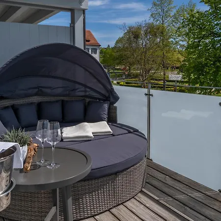 Отель Boutiquehotel Zur Winzerstube - Adults Only Хагнау