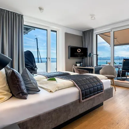 Отель Boutiquehotel Zur Winzerstube - Adults Only Хагнау
